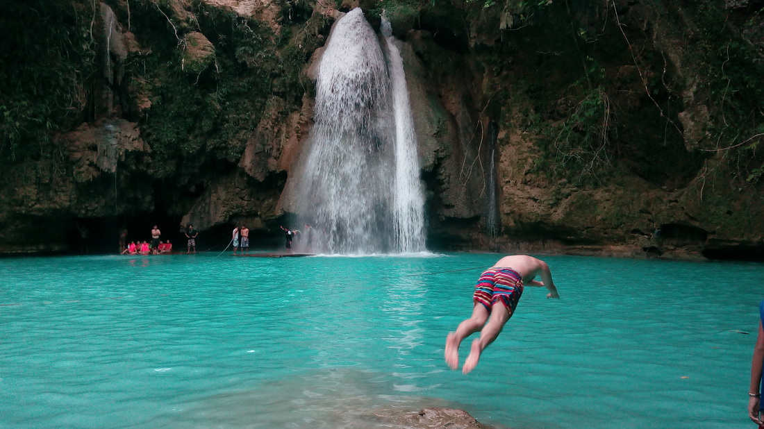 Kawasan Waterfall Filipiny